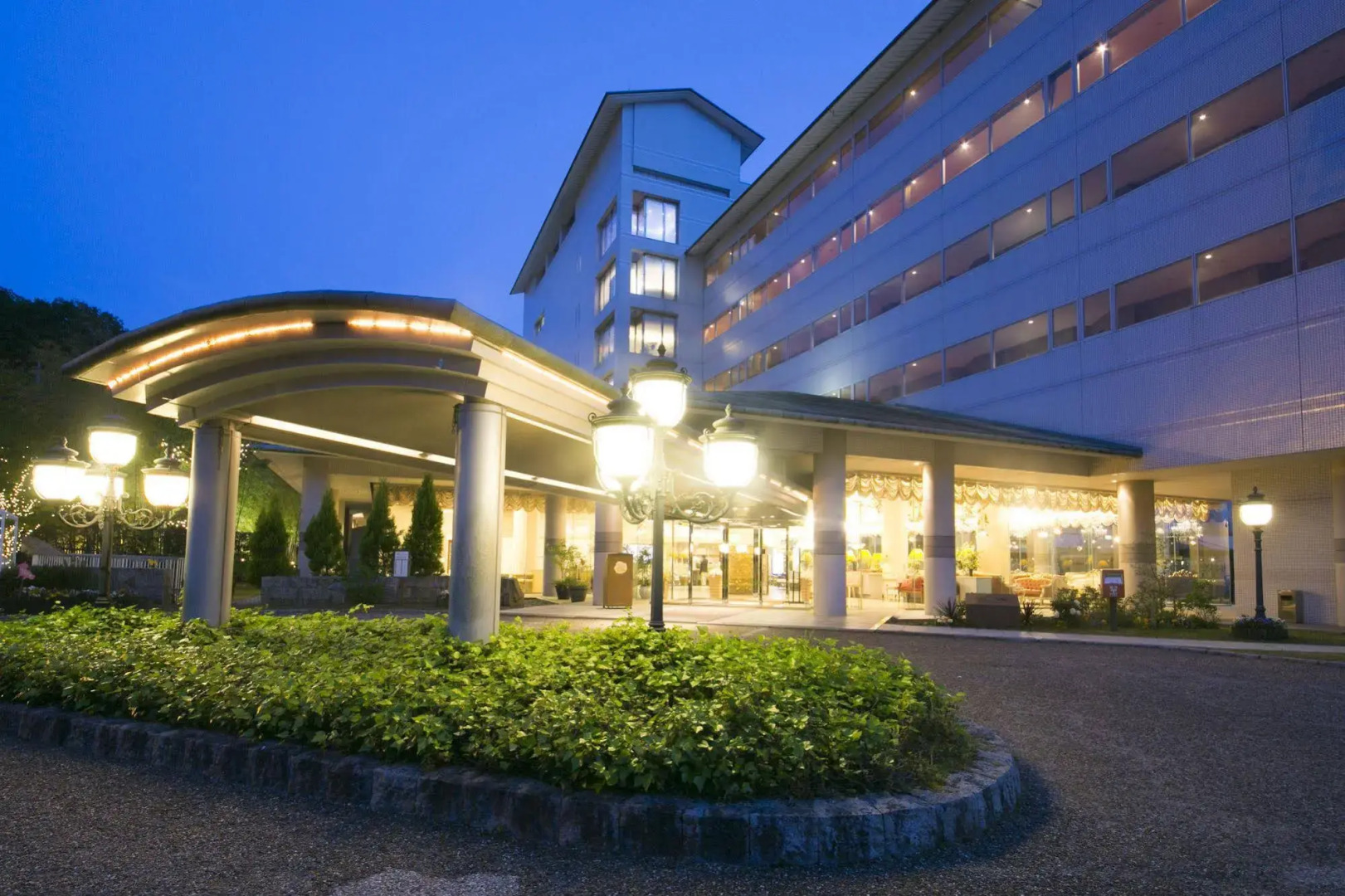 Rosa Blanca (Formerly Palm De Yume)