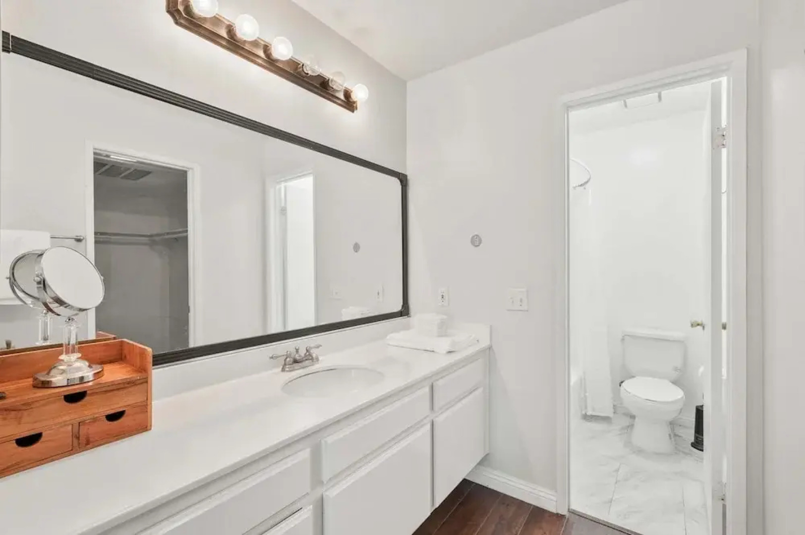 Modern Cozy Retreat With Pool Fireplace