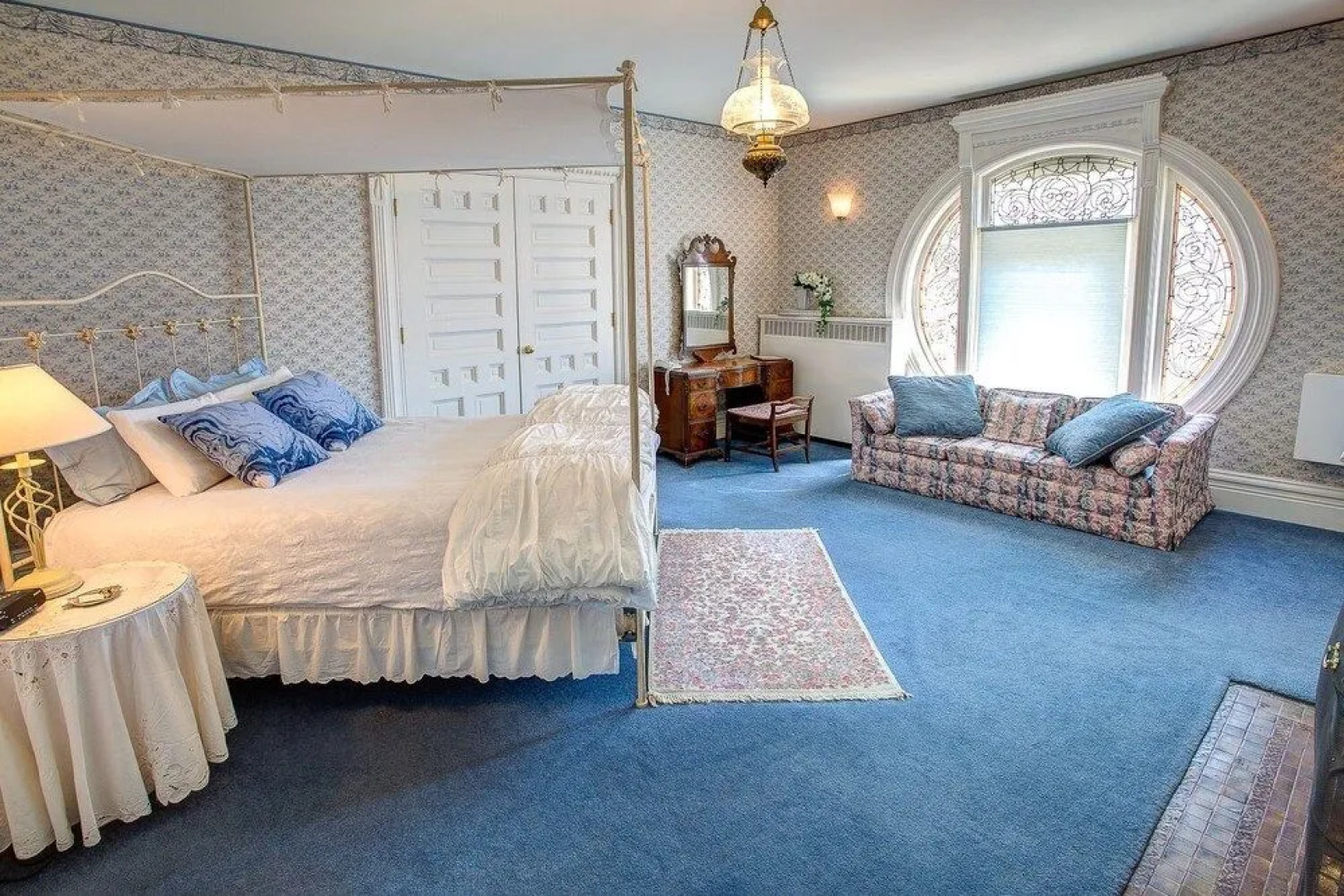 M&M Victorian Bed and Breakfast