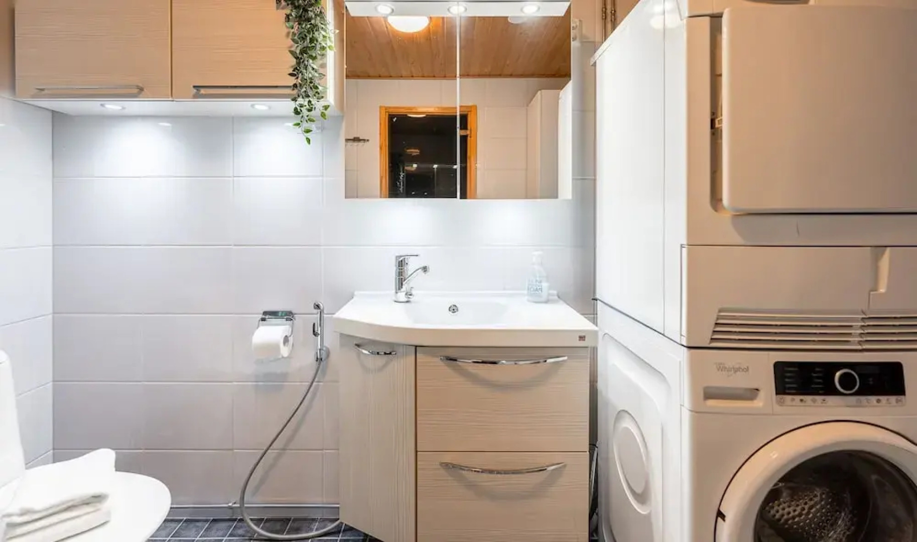 Homelike 1BR with Sauna, Free Parking & Balcony