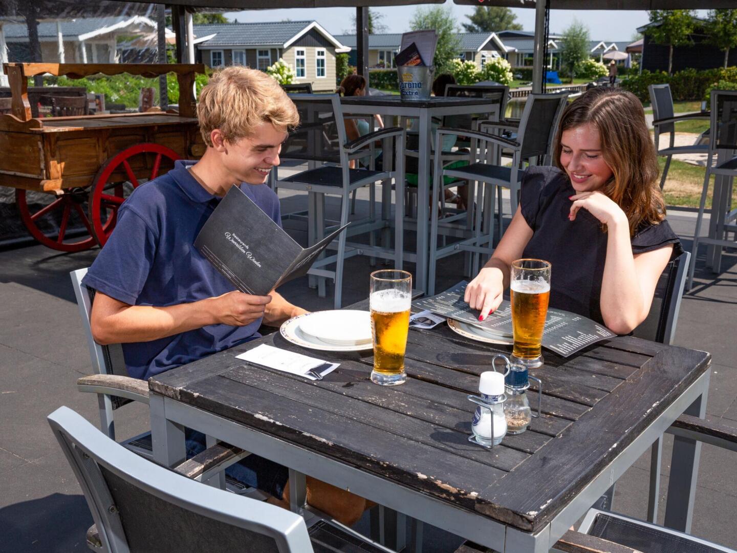 Nice chalet with ac and sloop, in a holiday park in beautiful Giethoorn