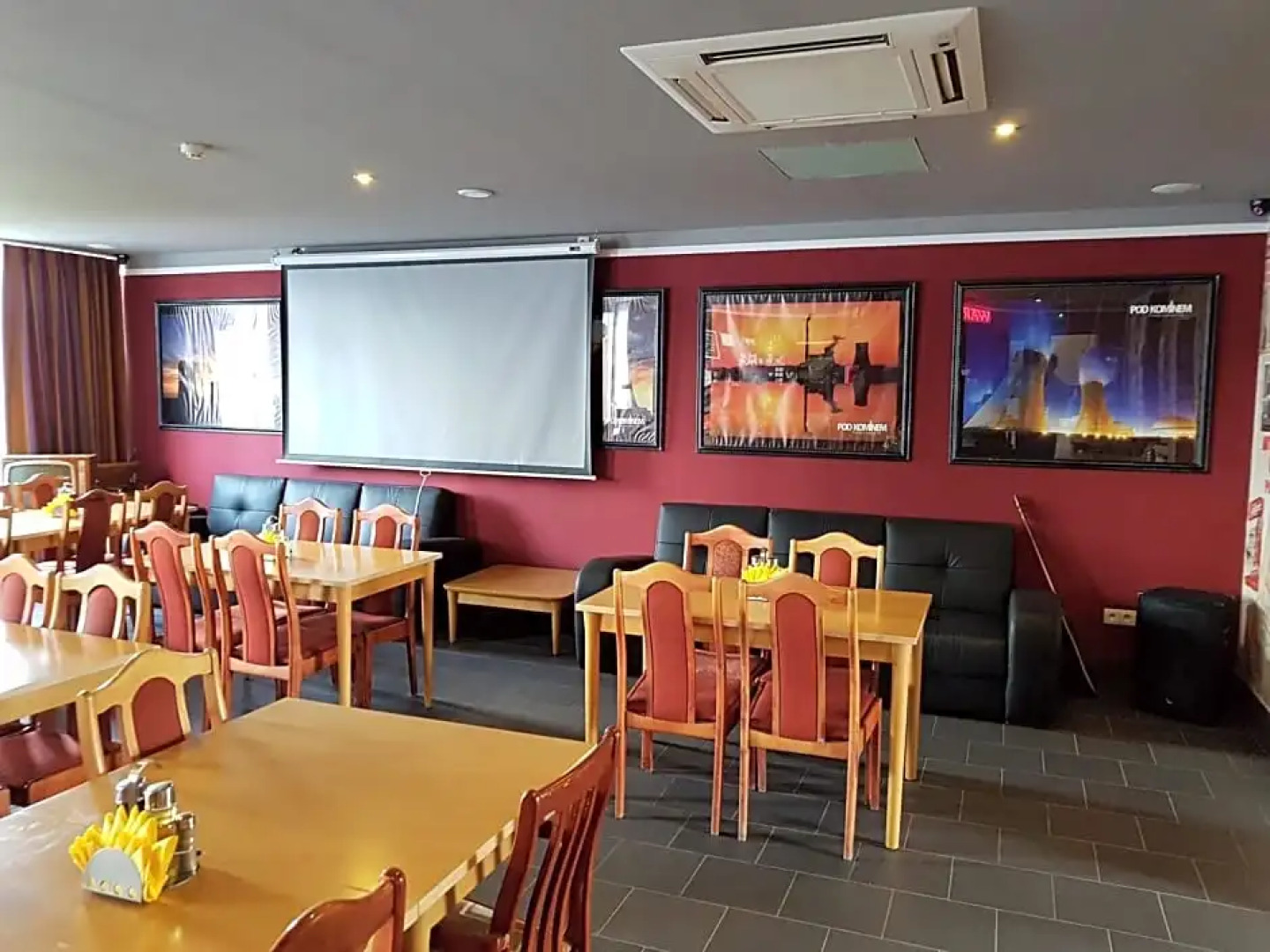 Pod Kominem Pokoje i Apartamenty