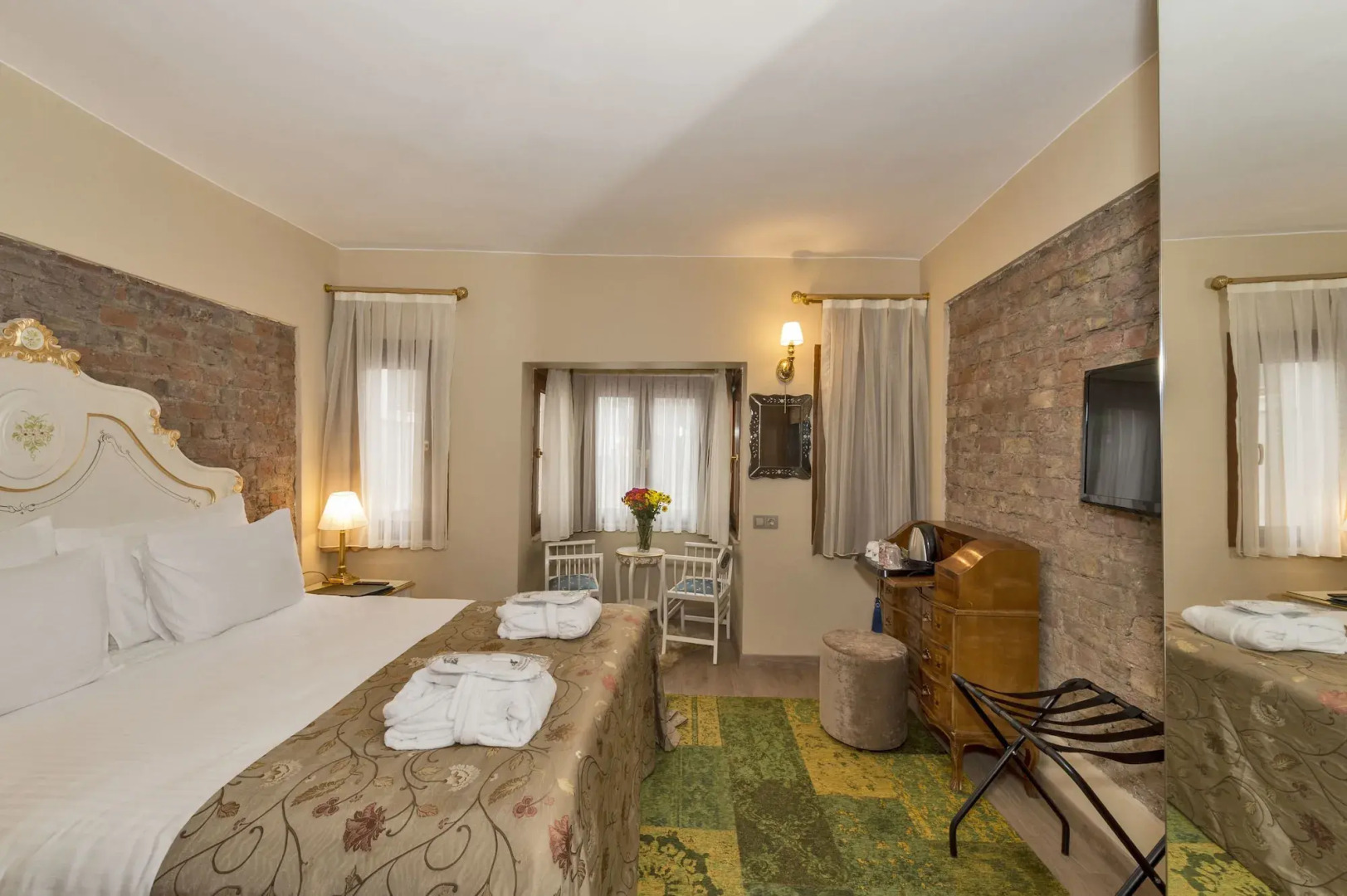 By Murat Royal Hotels