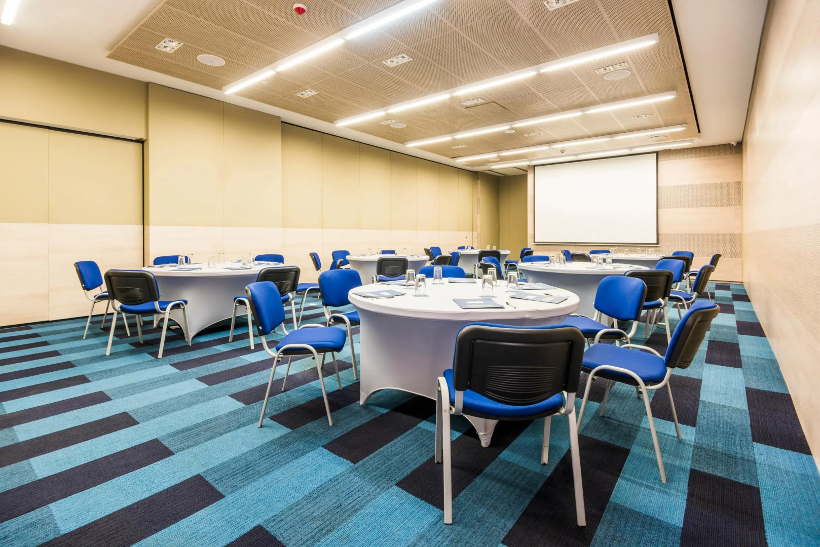 Cosmos Pacifico Hotel