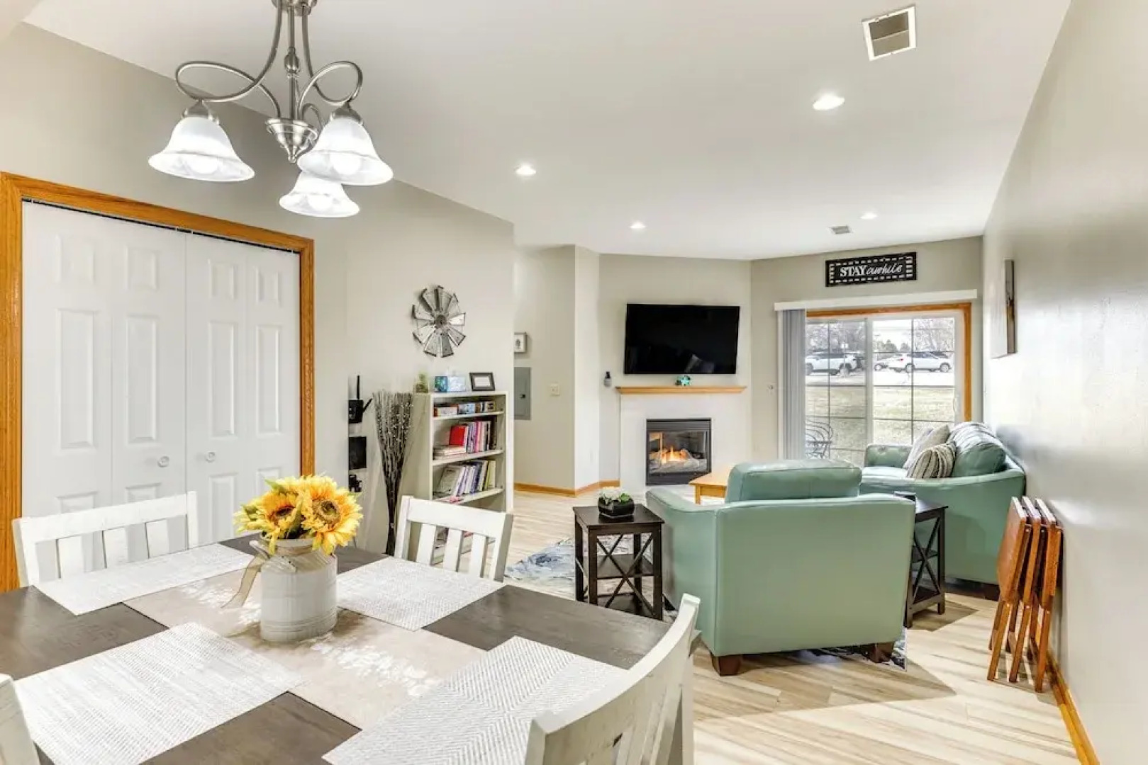 Lake Mills Retreat: 1 Mi to Beaches & Dining!