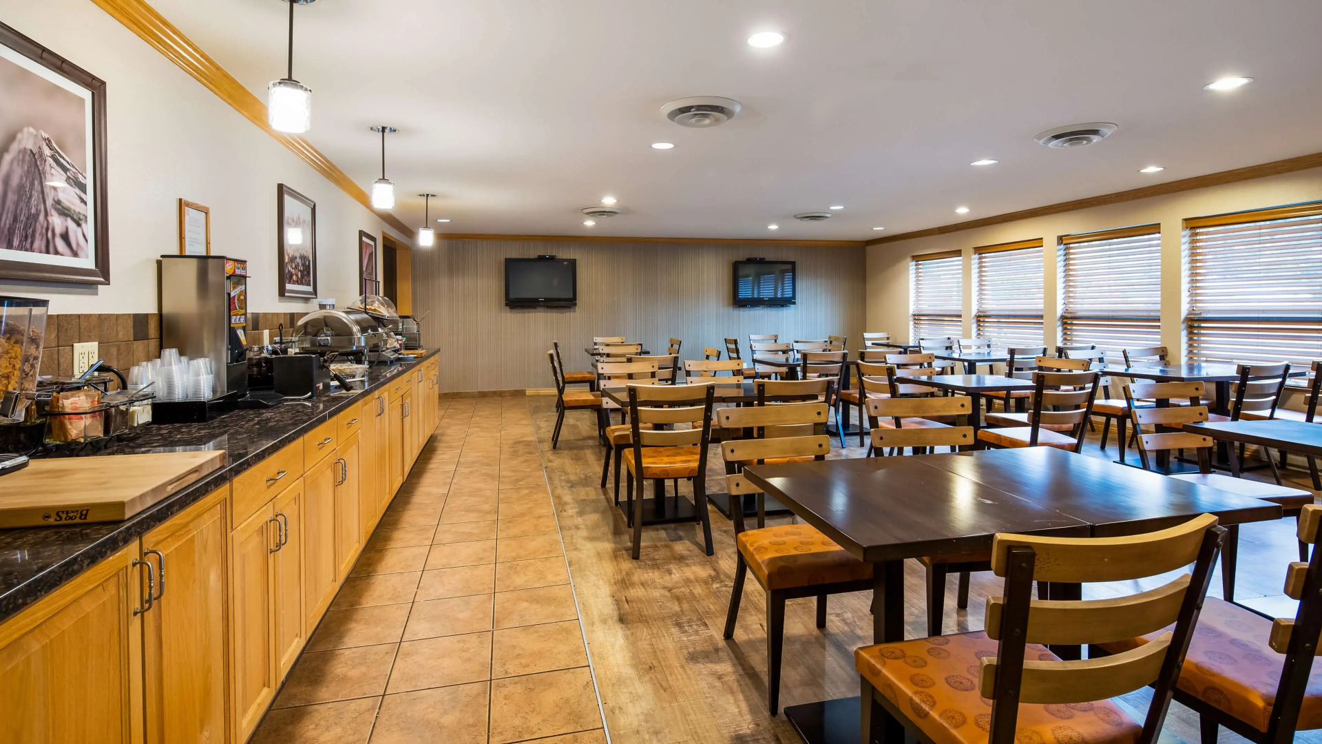 Best Western Plus Country Meadows Inn