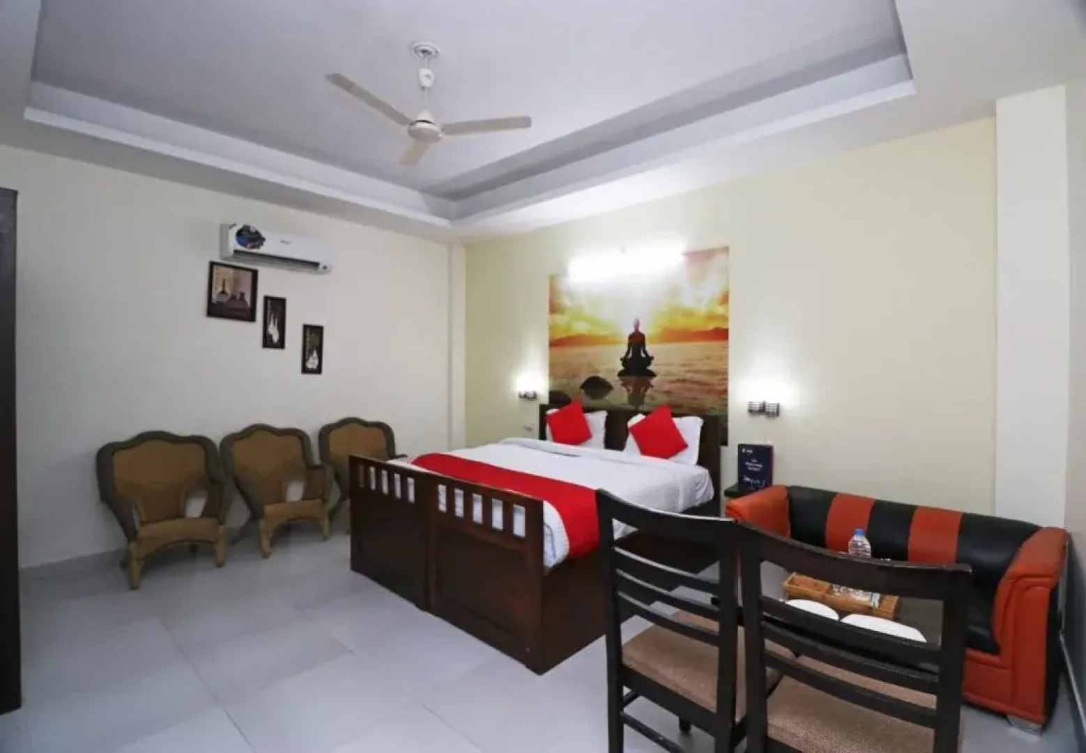 The Classic By OYO Rooms
