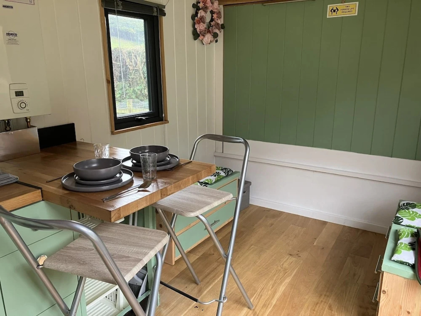 1 Bed Converted Railway Wagon Near Crickhowell