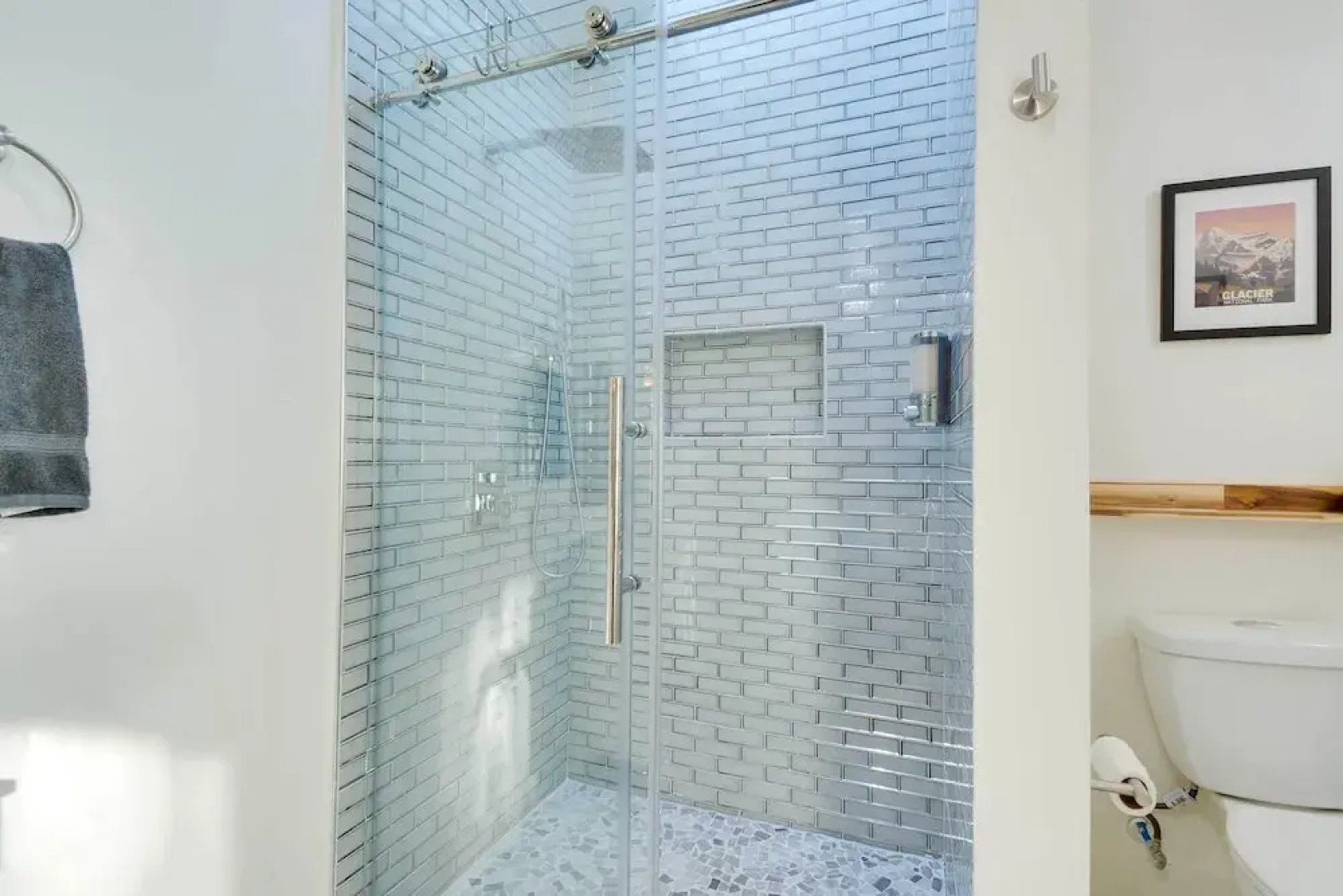 Waterfront Mariposa Vacation Rental w/ Hot Tub