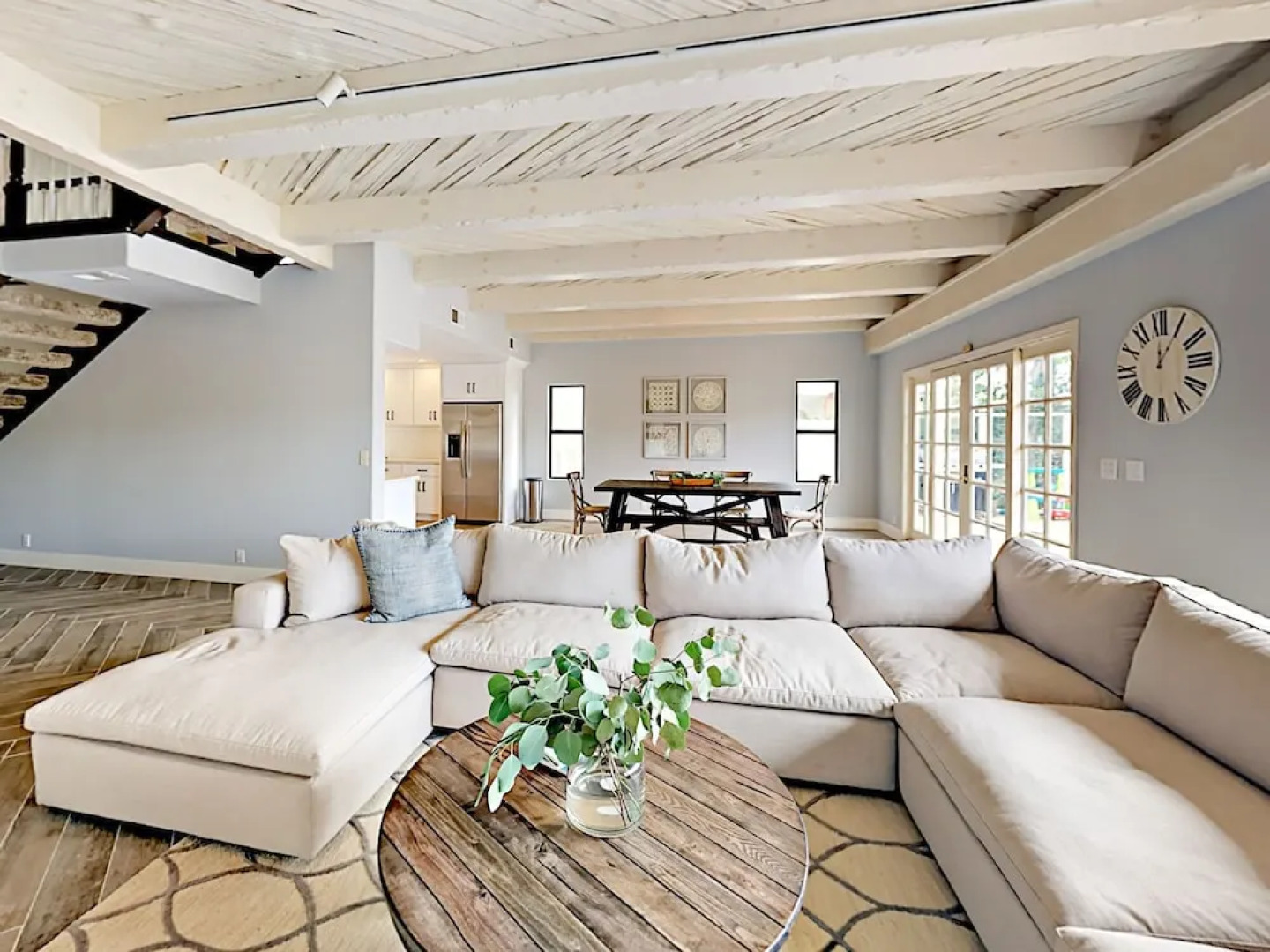 2311 Victoria Avenue Home 3 Bedrooms 2.5 Bathrooms Home