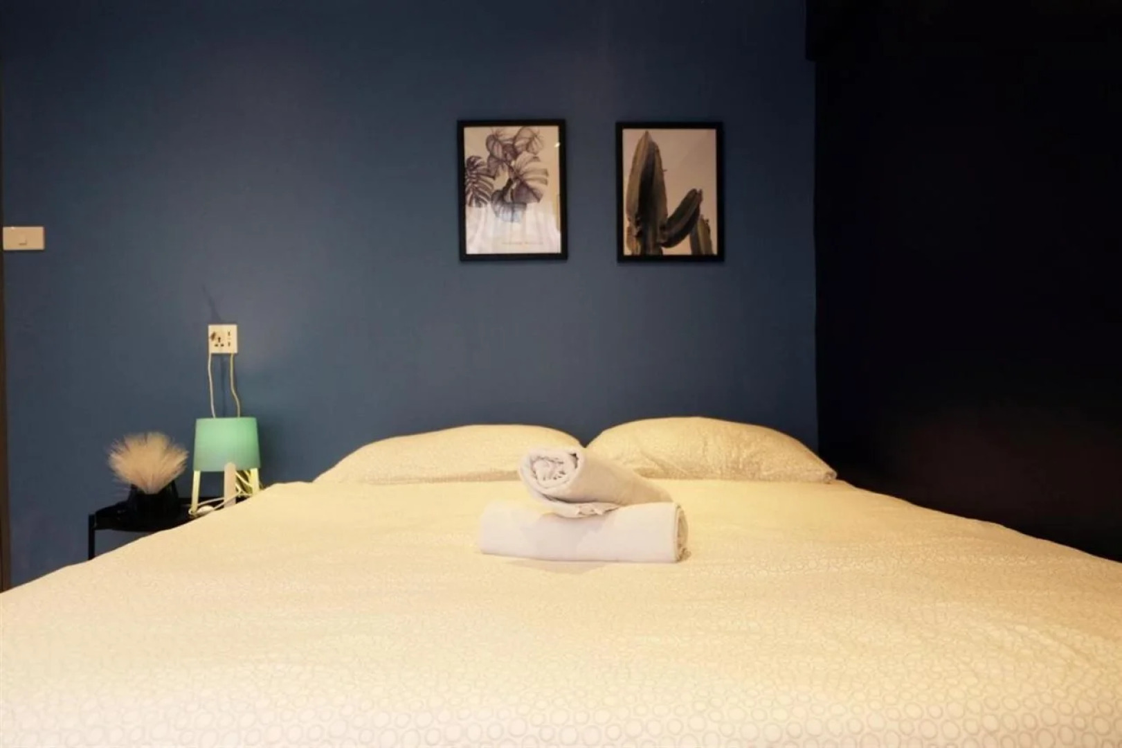 Sleep With Me Bangkok - BTS Phra Khanong