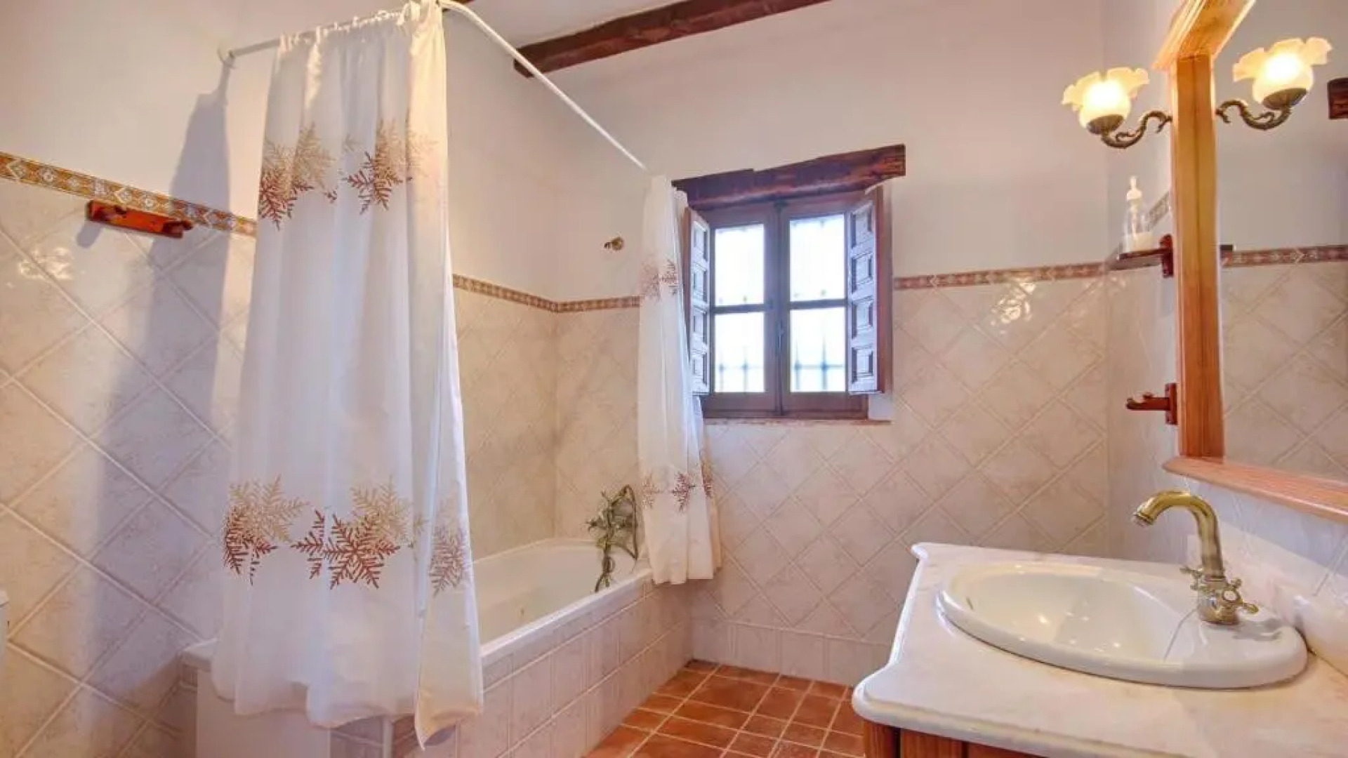 Cada Adrian Almachar by Ruralidays