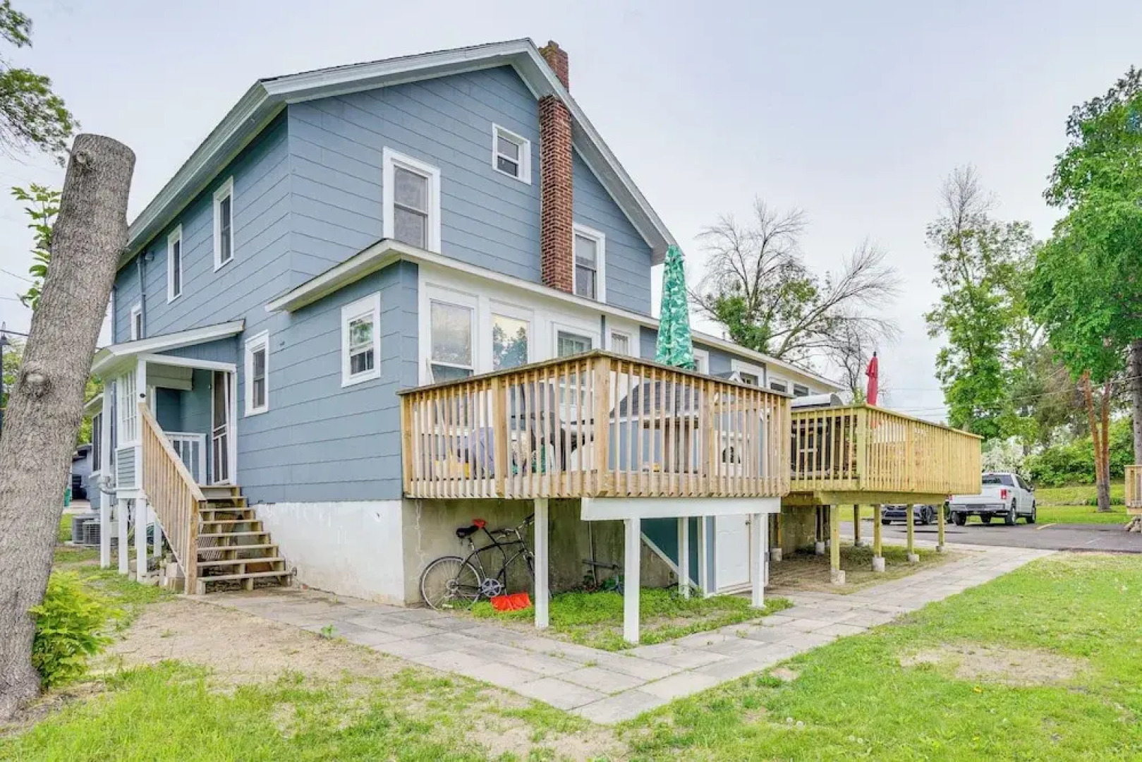 Snowmobile Trail On-site: Lakefront Mound Apt!