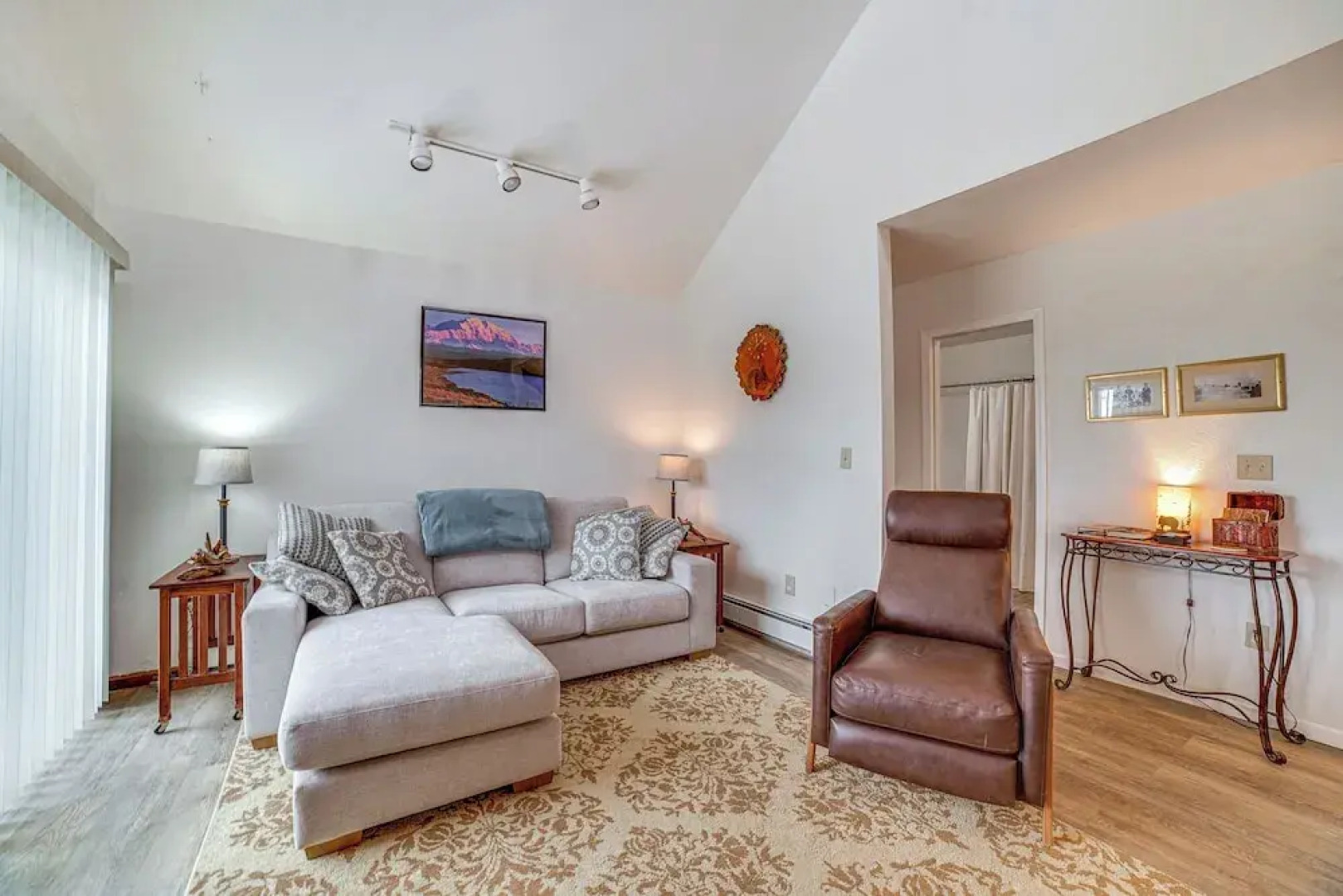 Cozy Anchorage Vacation Rental Near Hospitals!