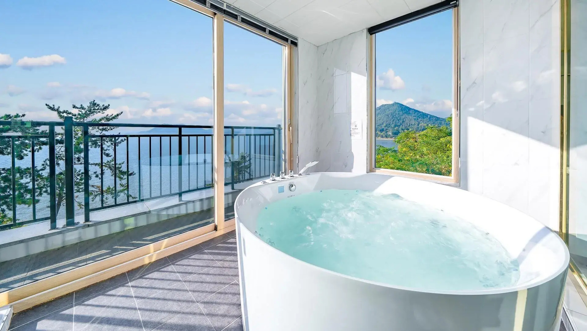 Yeosu Fisterra Spa Poolvilla