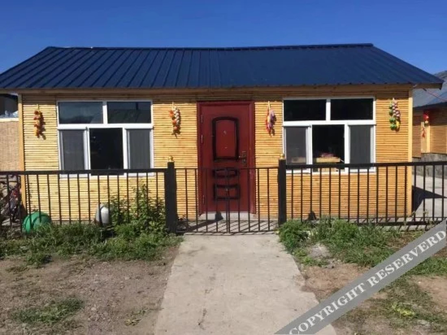 Arctic Village Snowman Chalet