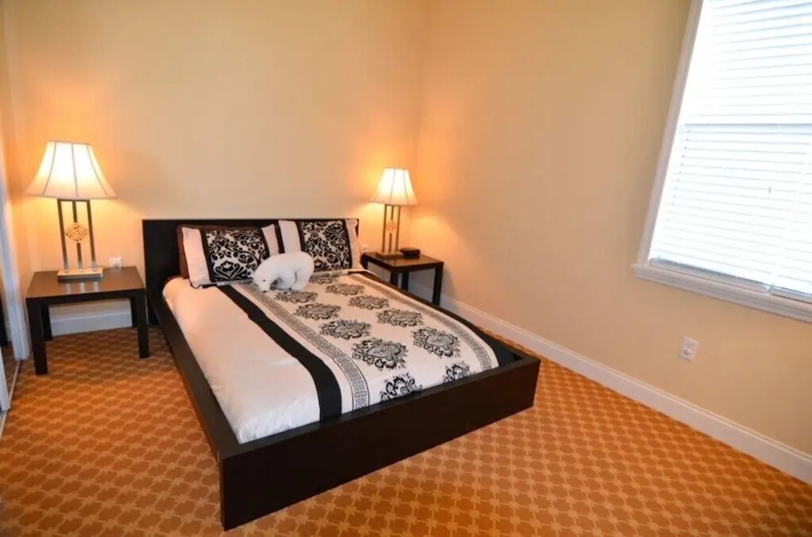 7468ed 3 Bedroom Condo