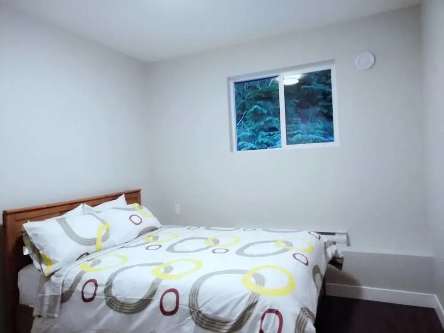 B - Sechelt Private Coastal Home