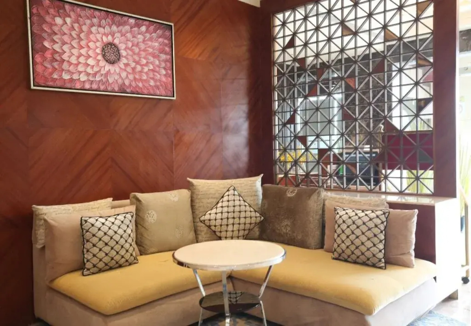 Arista Hotel by OYO Rooms