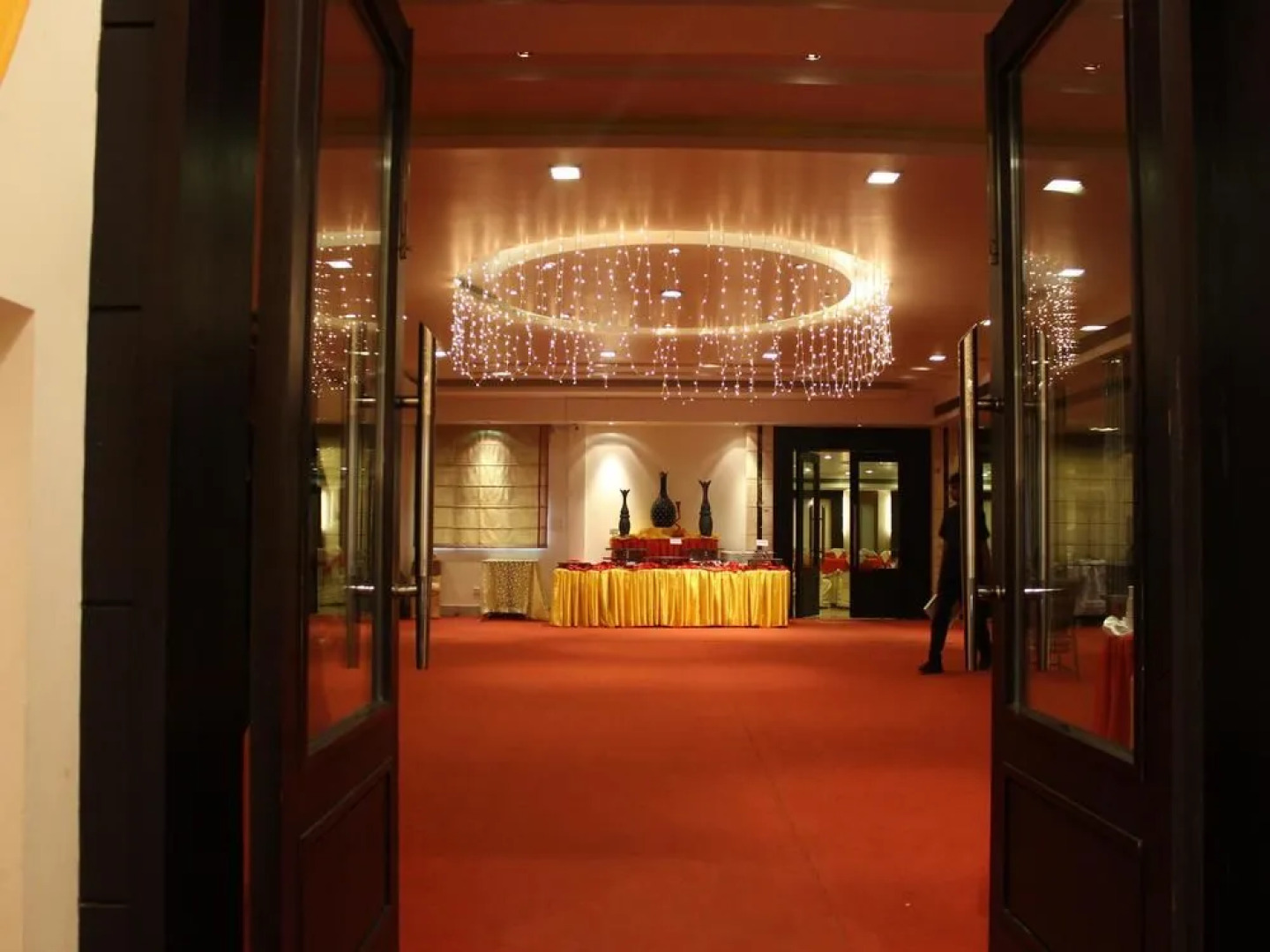 OYO 2617 Hotel Samrat Heavens