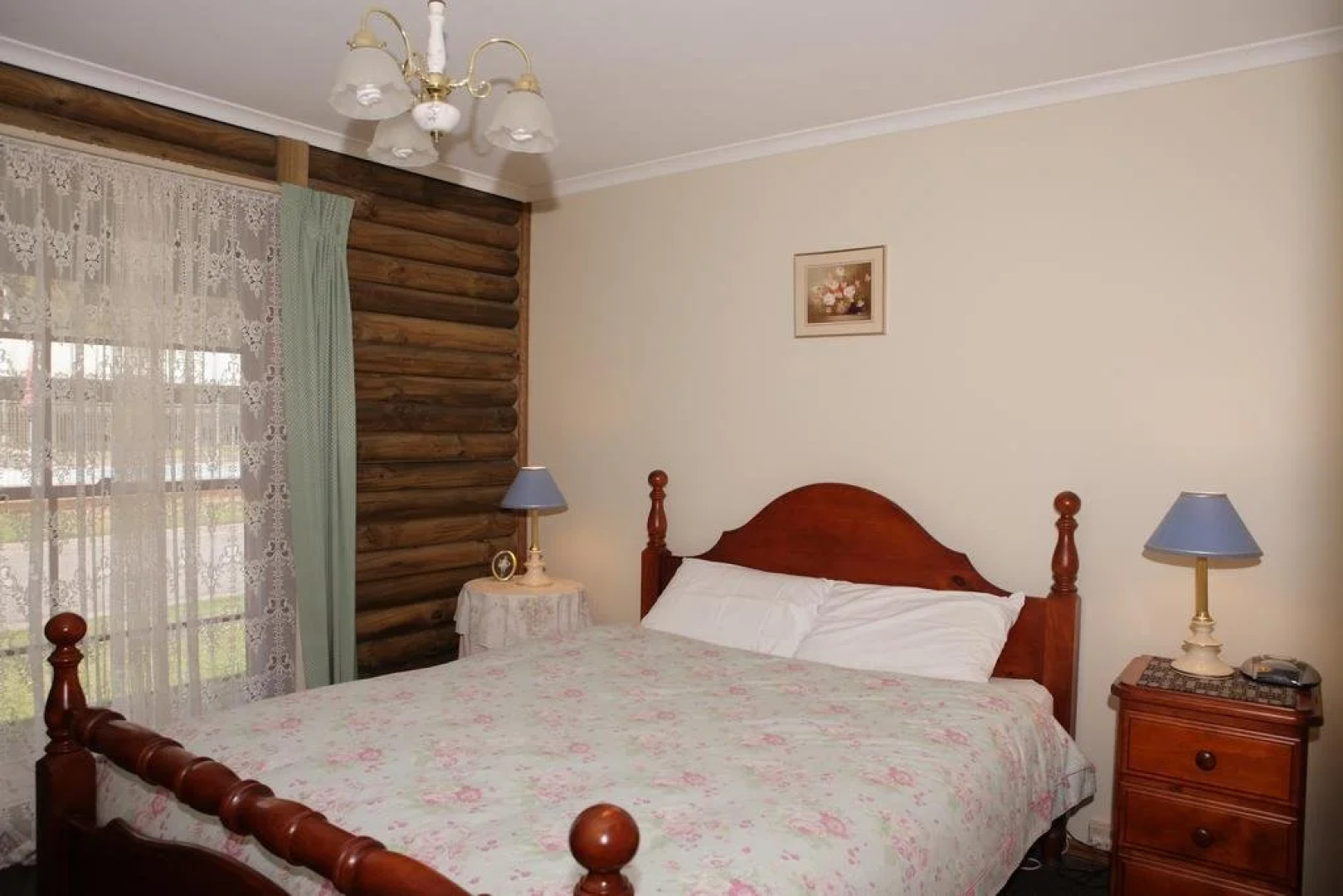 Halls Gap Log Cabins