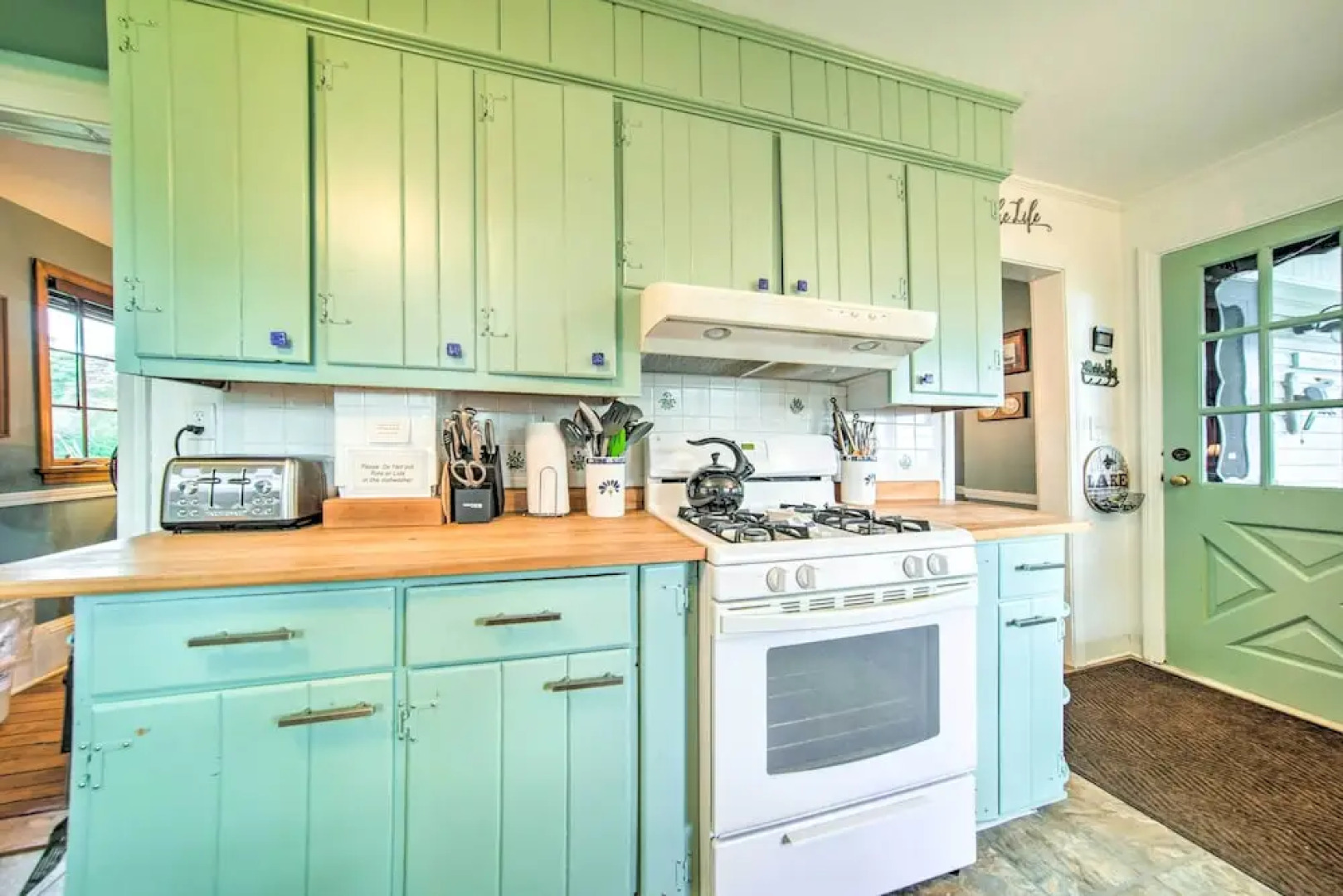 Private Waterfront Lake Erie Home w/ BBQ Patio