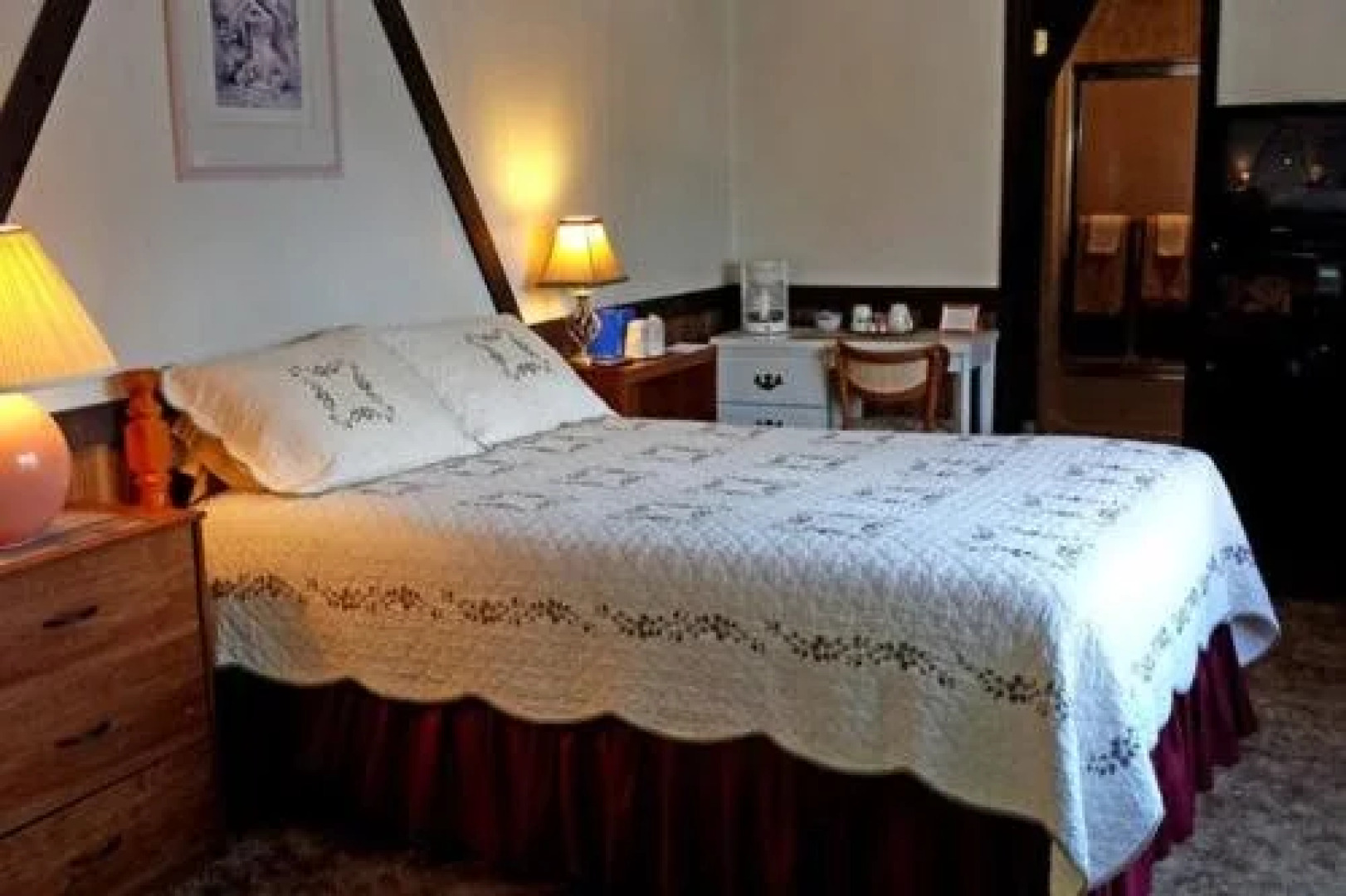 The Stone House Motel & Motor Lodge