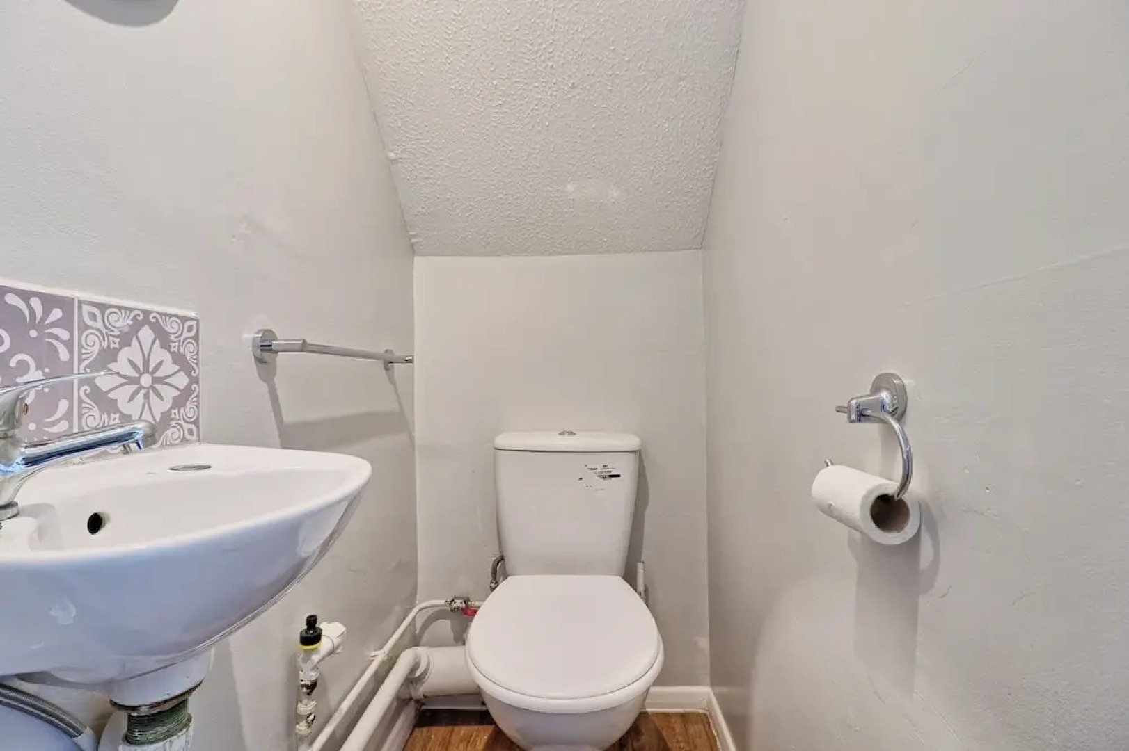 Tranquil Garden Retreat in Buckhurst Hill