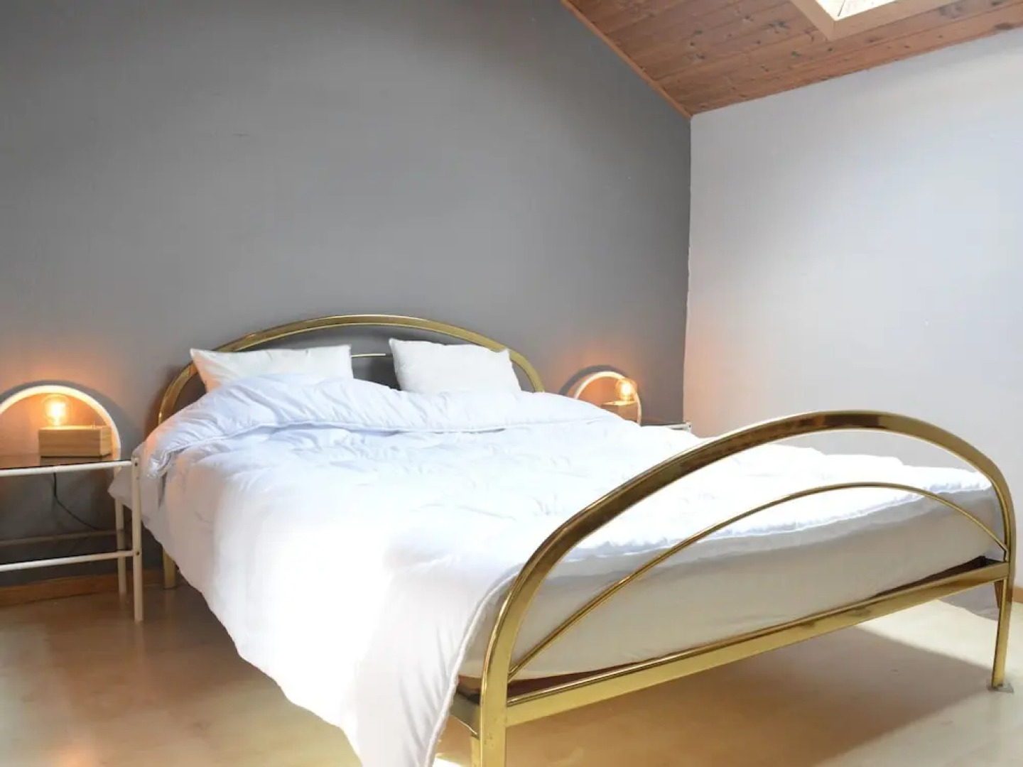 Vintage Holiday Home in Vencimont with Terrace