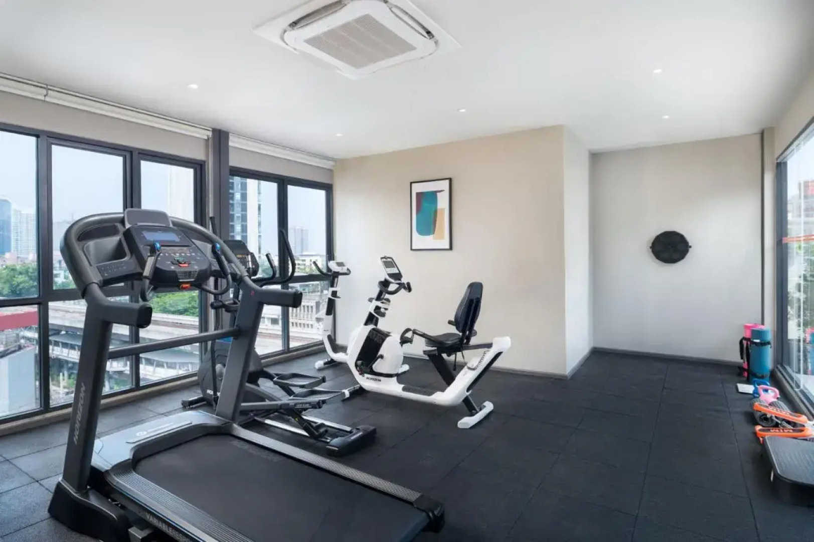 Lumen Bangkok Udomsuk Station