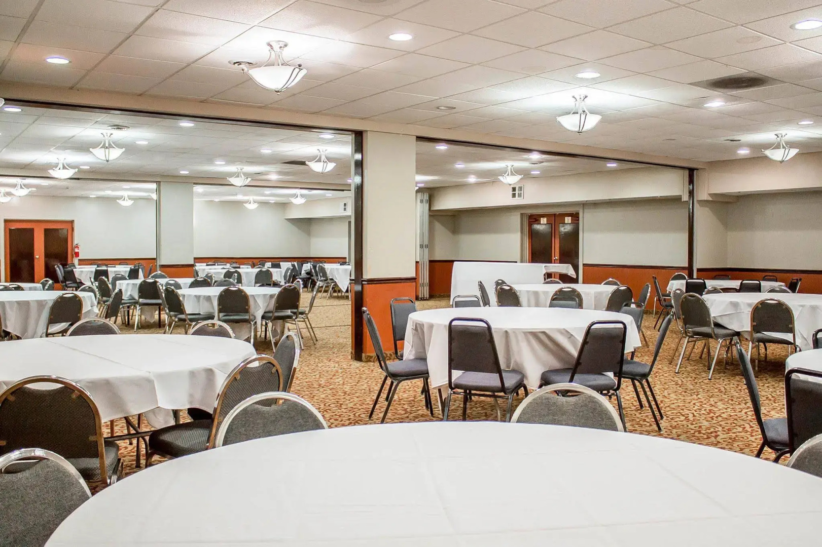 Howard Johnson by Wyndham Columbus State Fairgrounds I-71