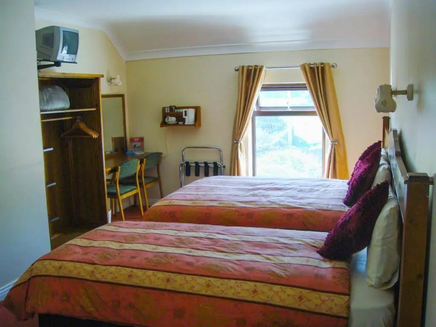 Tigh Fitz Guesthouse