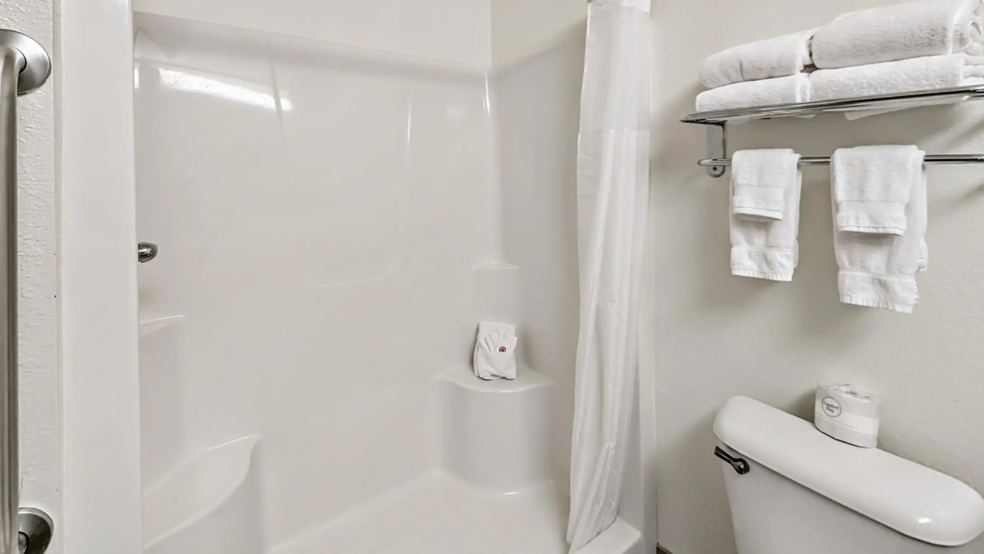 Estherville Hotel & Suites