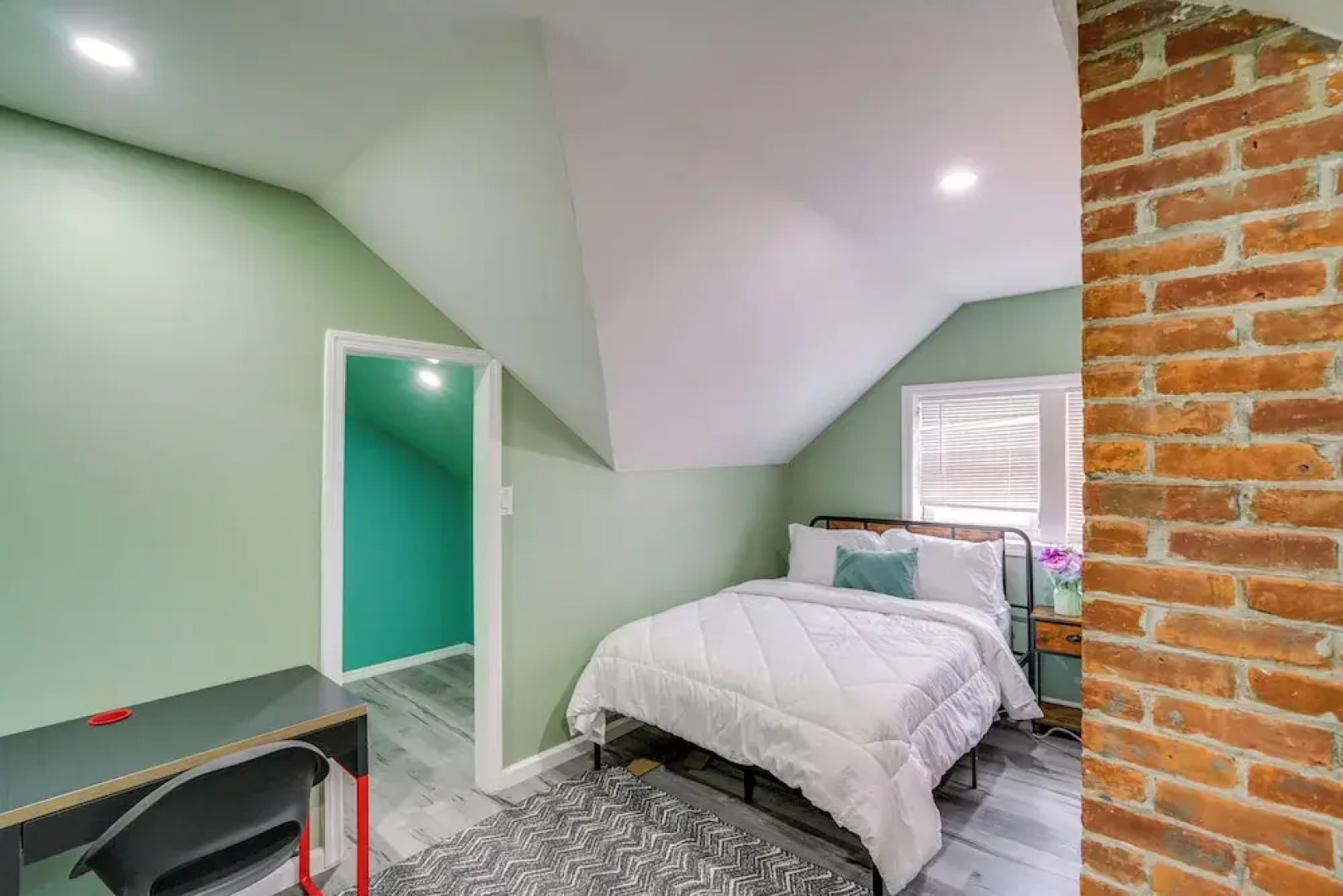 Steps to Union College: Home w/ Shared Yard!