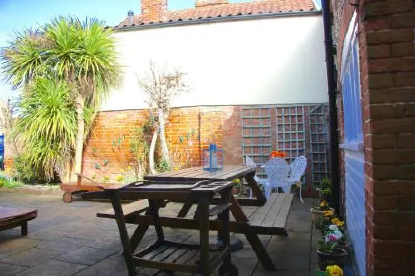 Romantic Flint Cottage on the Suffolk Coast