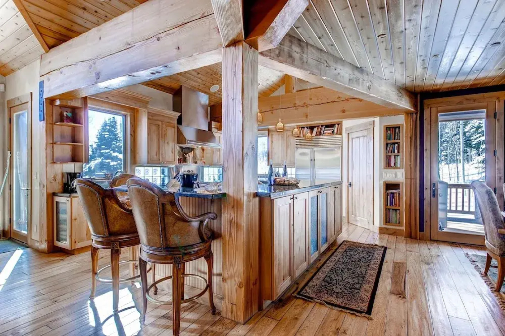 Three Peaks Mountain Lodge 5 Bedroom Home by RedAwning