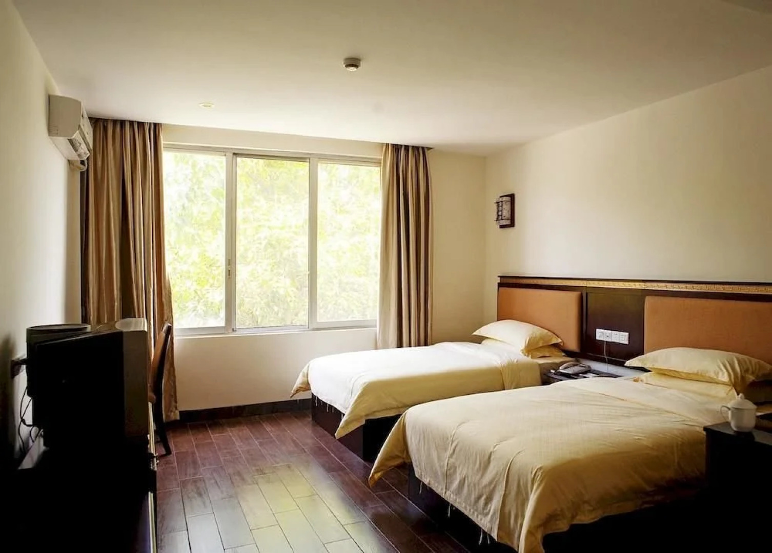 Xiema Jurencun Hotel