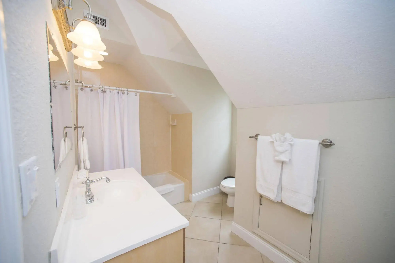 Shangri-La Boutique Bed & Breakfast