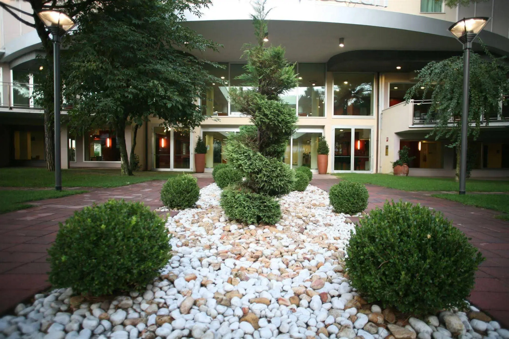 Hotel Embassy & Boston