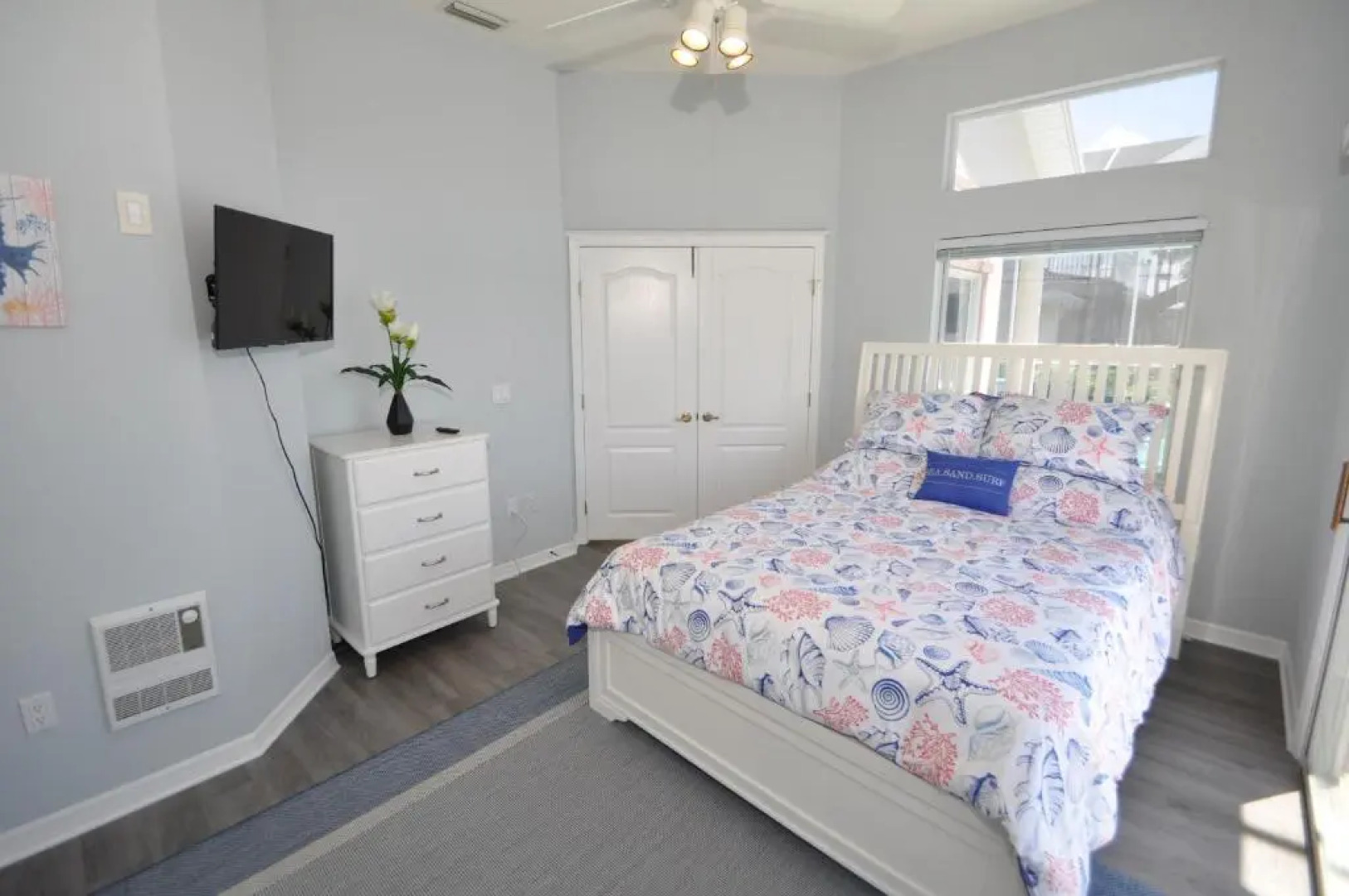 Sunset Bay Beautiful Pool Home - Bring Your Boat or Jet Ski - Canal with Dock- Sleeps 10 - 4 BD