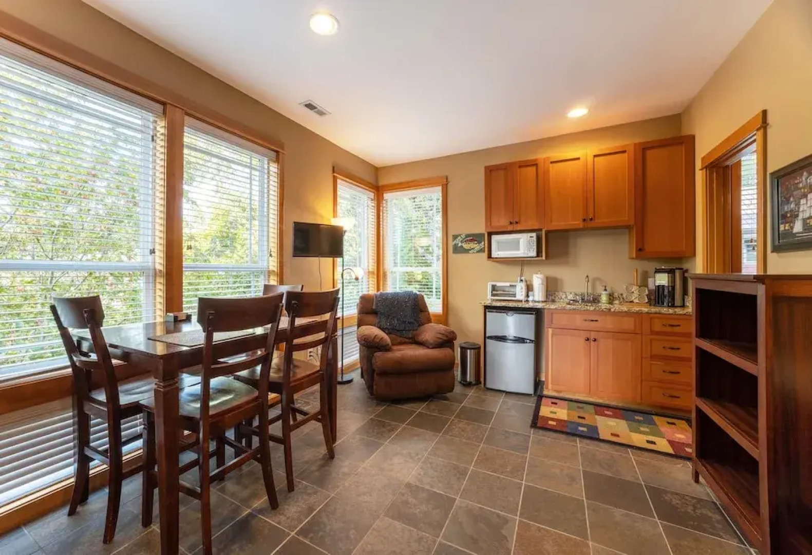 River Watch Getaway 3 Bedroom Townhouse by RedAwning