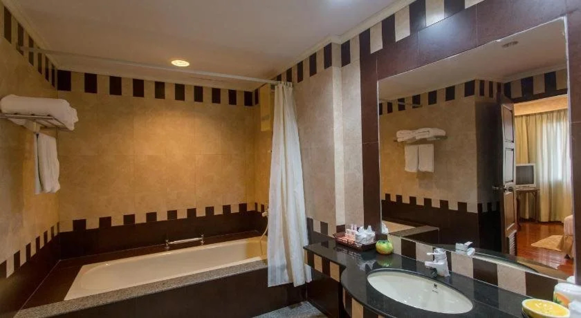 Tangerine Ville Hotel