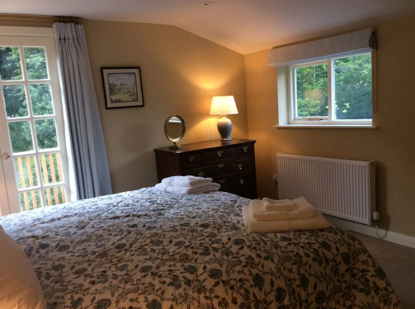 4-bedroom Riverside House With Garden Near Denbigh