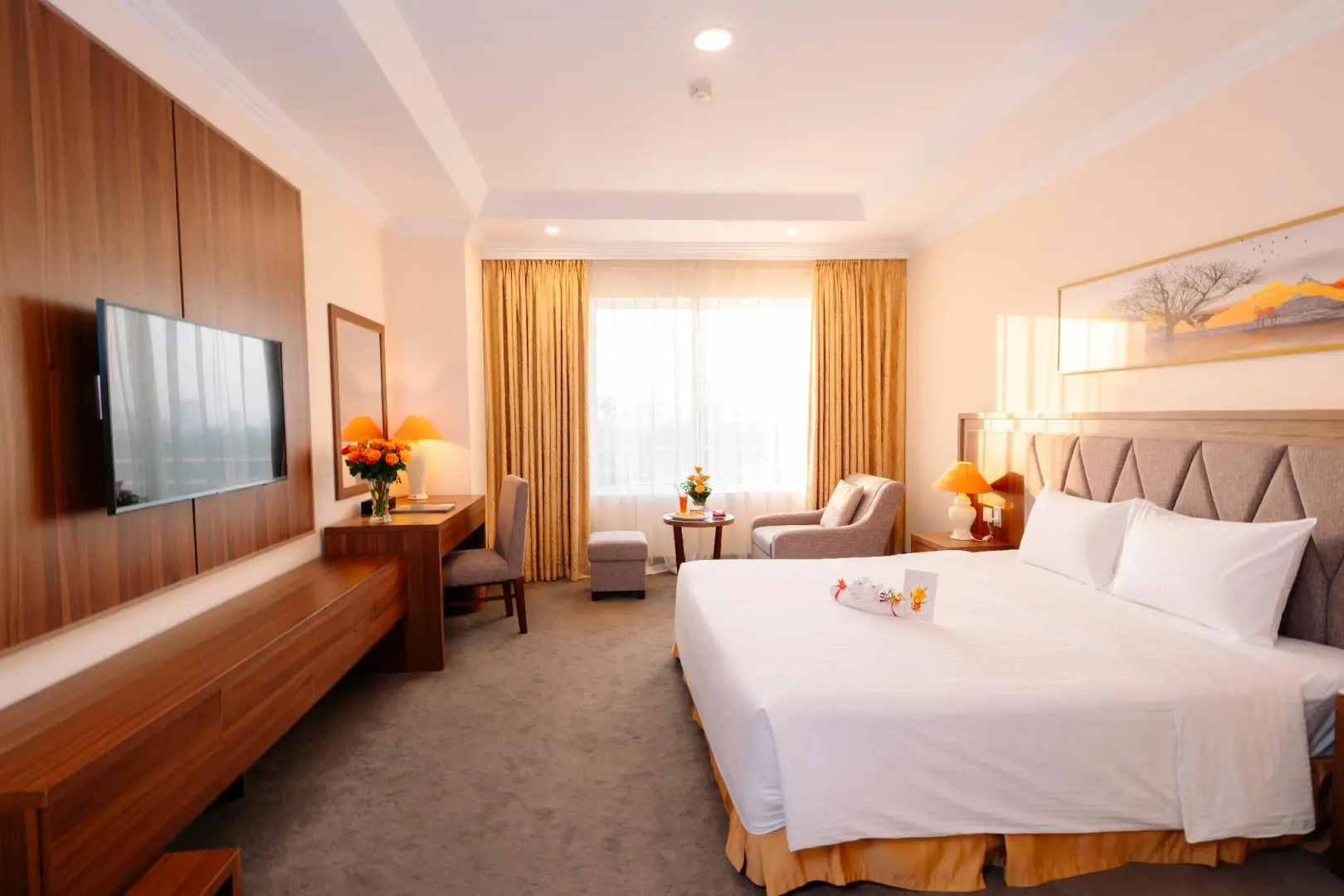 Muong Thanh Grand Phuong Dong Hotel
