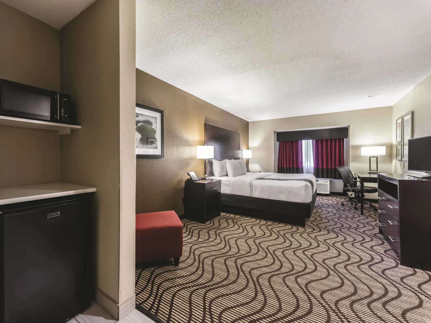 La Quinta Inn & Suites by Wyndham Collinsville - St. Louis