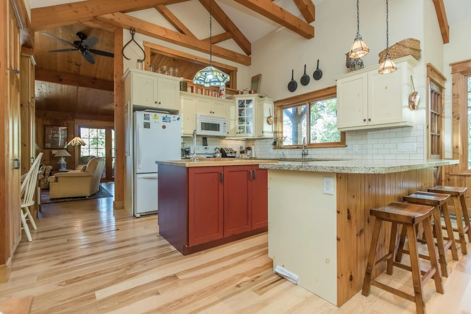 Sunset Dreams A Lovely 4 bed 3 bath family cottage on Lake Rosseau