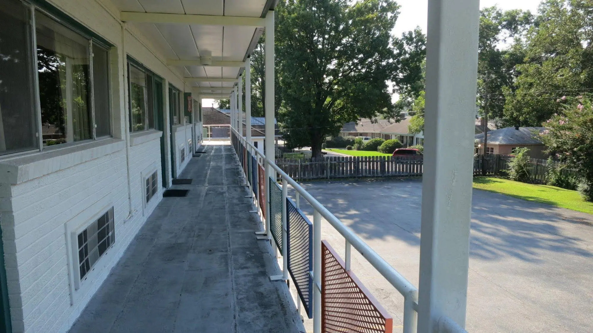 Hamilton Holiday Motel