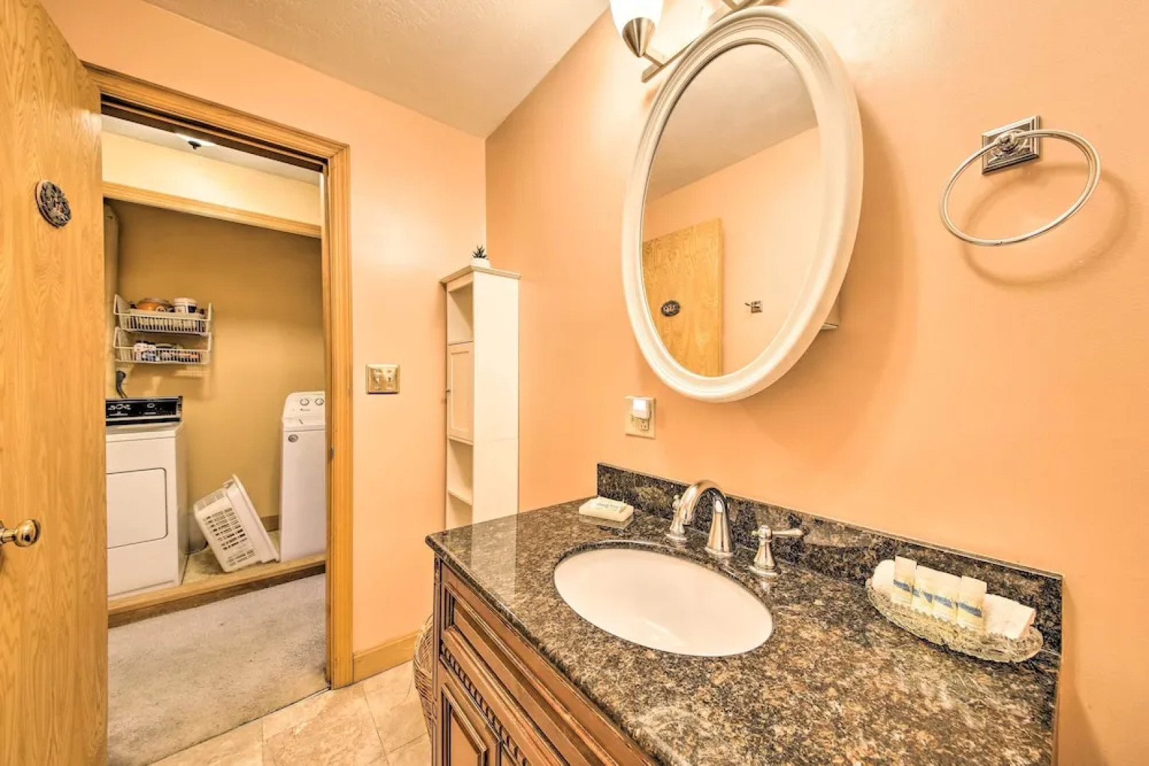 Condo w/ Rangeley Lake Views: 10 Mi to Saddleback!