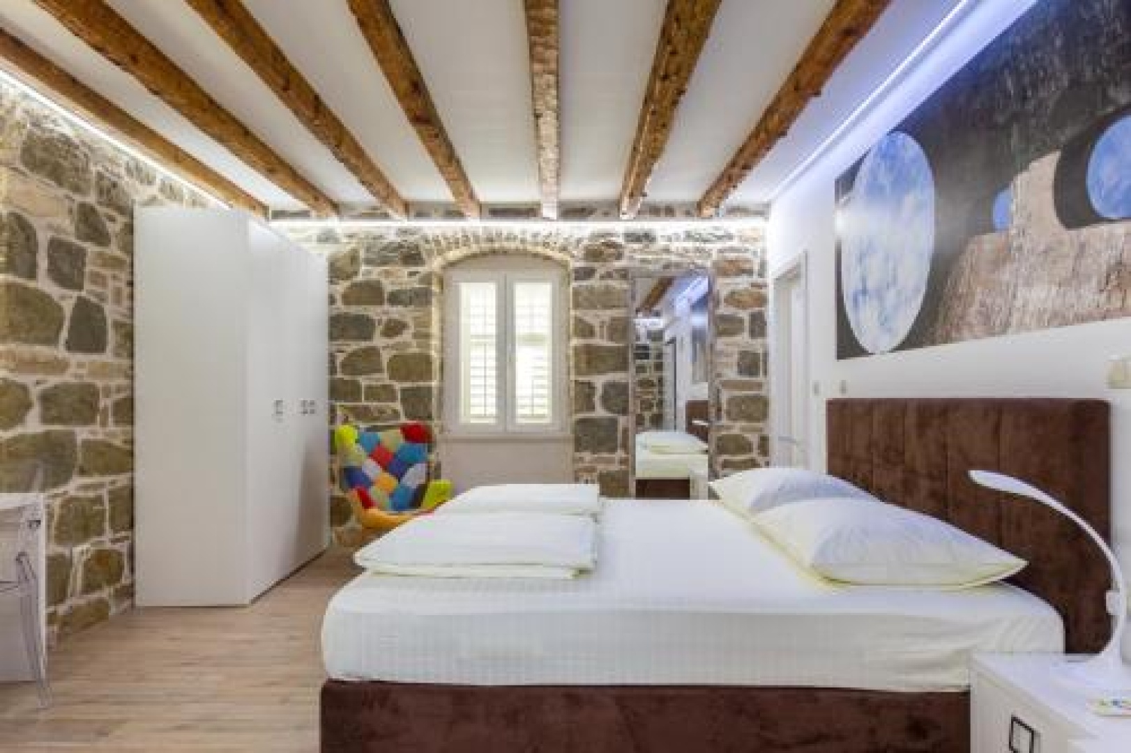 Viva Studio Central Split (Adults Only)