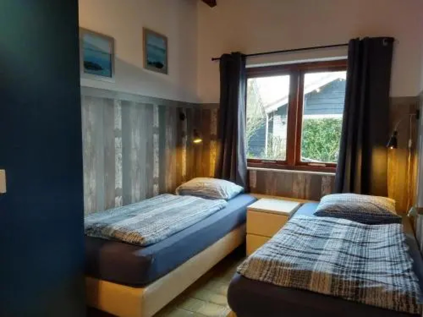 HUIS MARIANNE Bed by the Sea